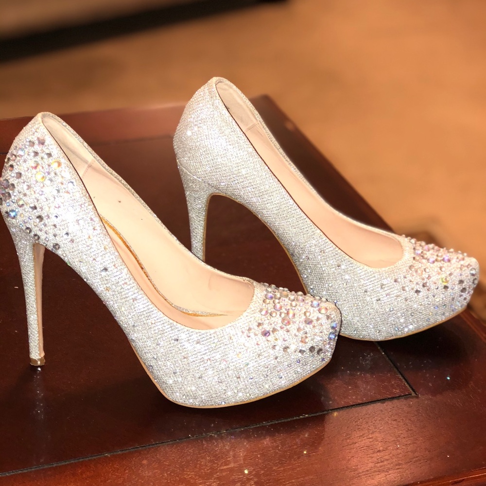 👠 Beautiful Silver Glitter Mesh Fabric Heel
